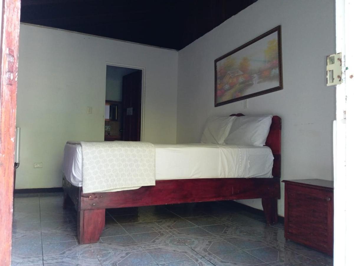 Hostel Manuel Antonio Park Jungle Eksteriør bilde